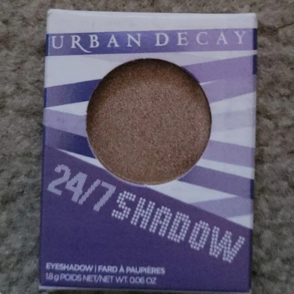 Urban Decay 24/7 Shadow in Half Baked